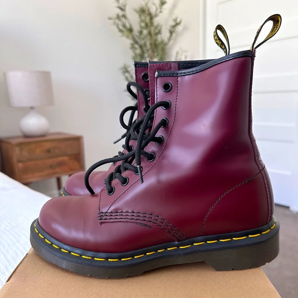 COPY - LIKE NEW ORIGINAL 2009 1460 CHERRY RED SMOOTH DR. MARTENS!!!βπ Size: 6 - Picture 1 of 16